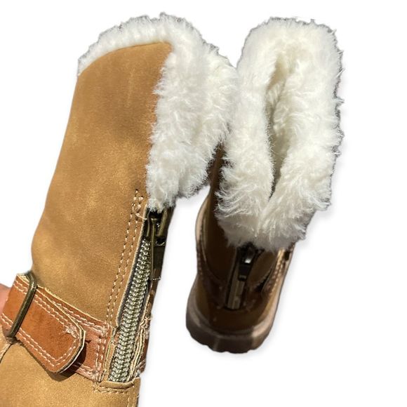 Carter’s toddler girl’s boots size 4 - Picture 4 of 6
